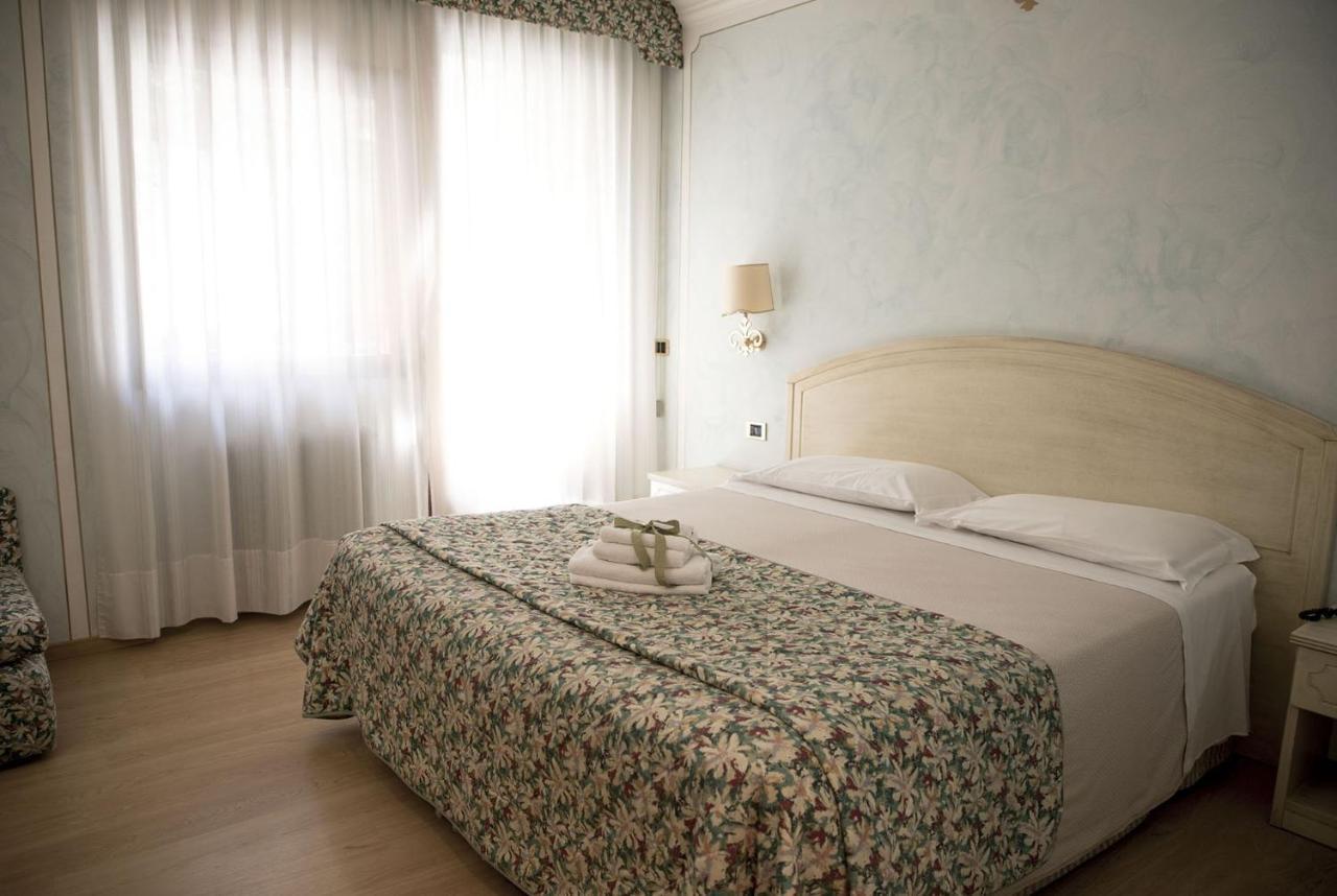 Comano Cattoni Holiday Ponte delle Arche Luaran gambar